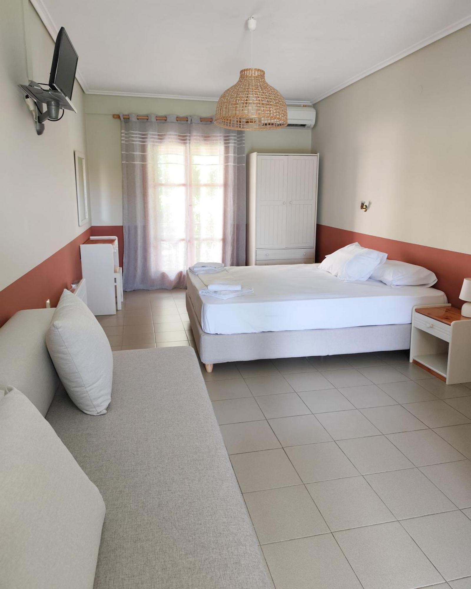 Kritamos Apartments Kardhamili Esterno foto